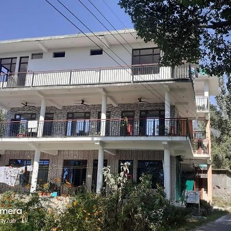 Mohinder & Mohindra Home Stay Бір Екстер'єр фото