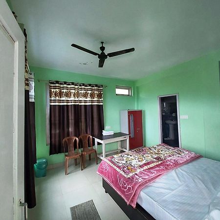 Mohinder & Mohindra Home Stay Бір Екстер'єр фото