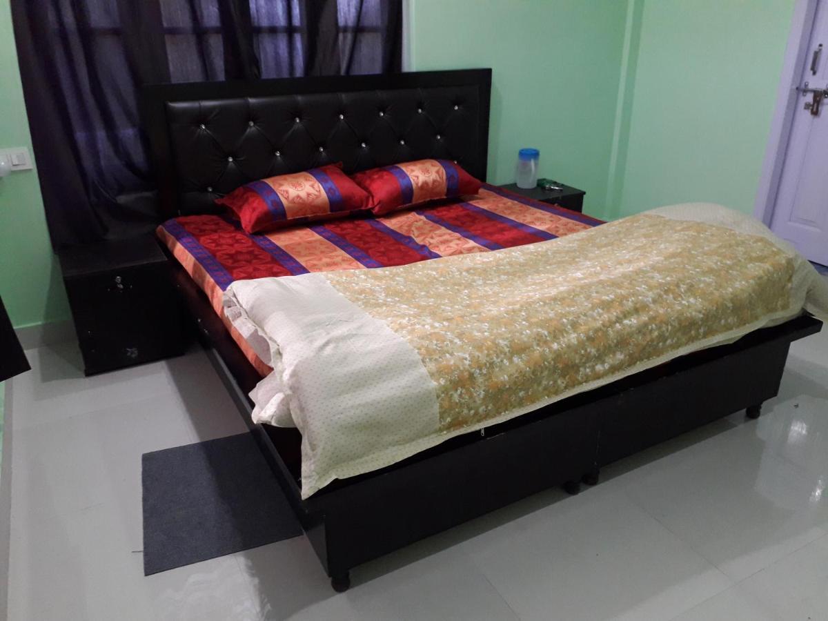 Mohinder & Mohindra Home Stay Бір Екстер'єр фото