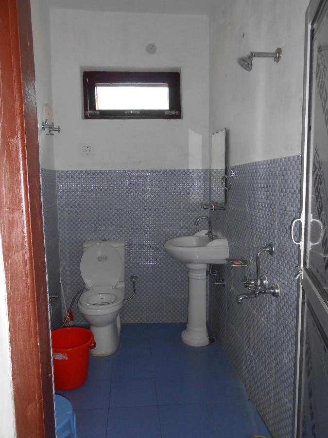 Mohinder & Mohindra Home Stay Бір Екстер'єр фото