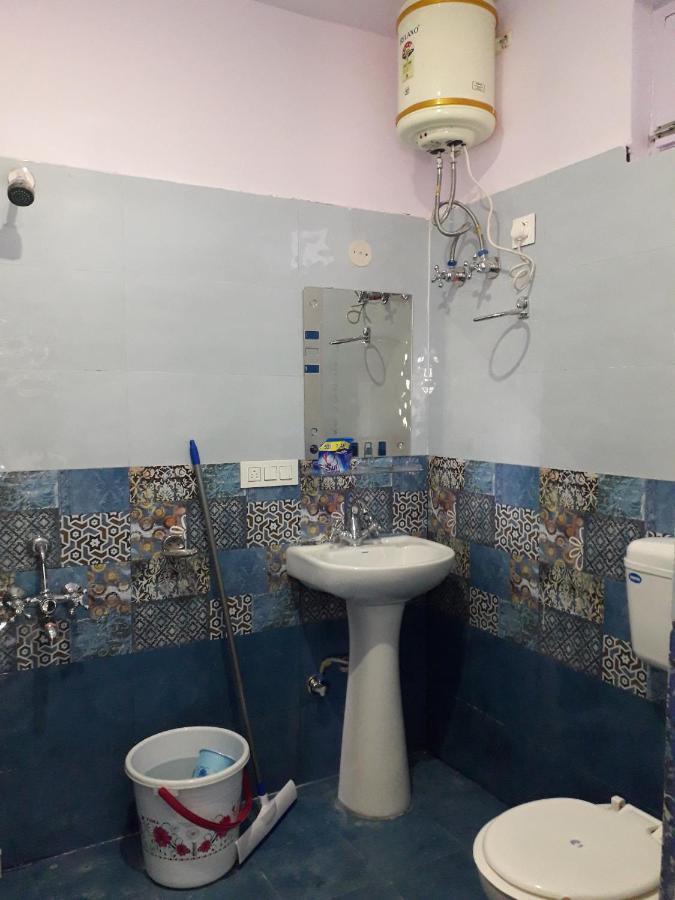Mohinder & Mohindra Home Stay Бір Екстер'єр фото