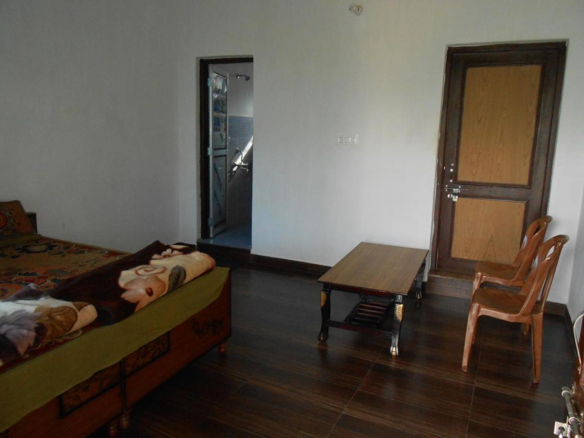 Mohinder & Mohindra Home Stay Бір Екстер'єр фото