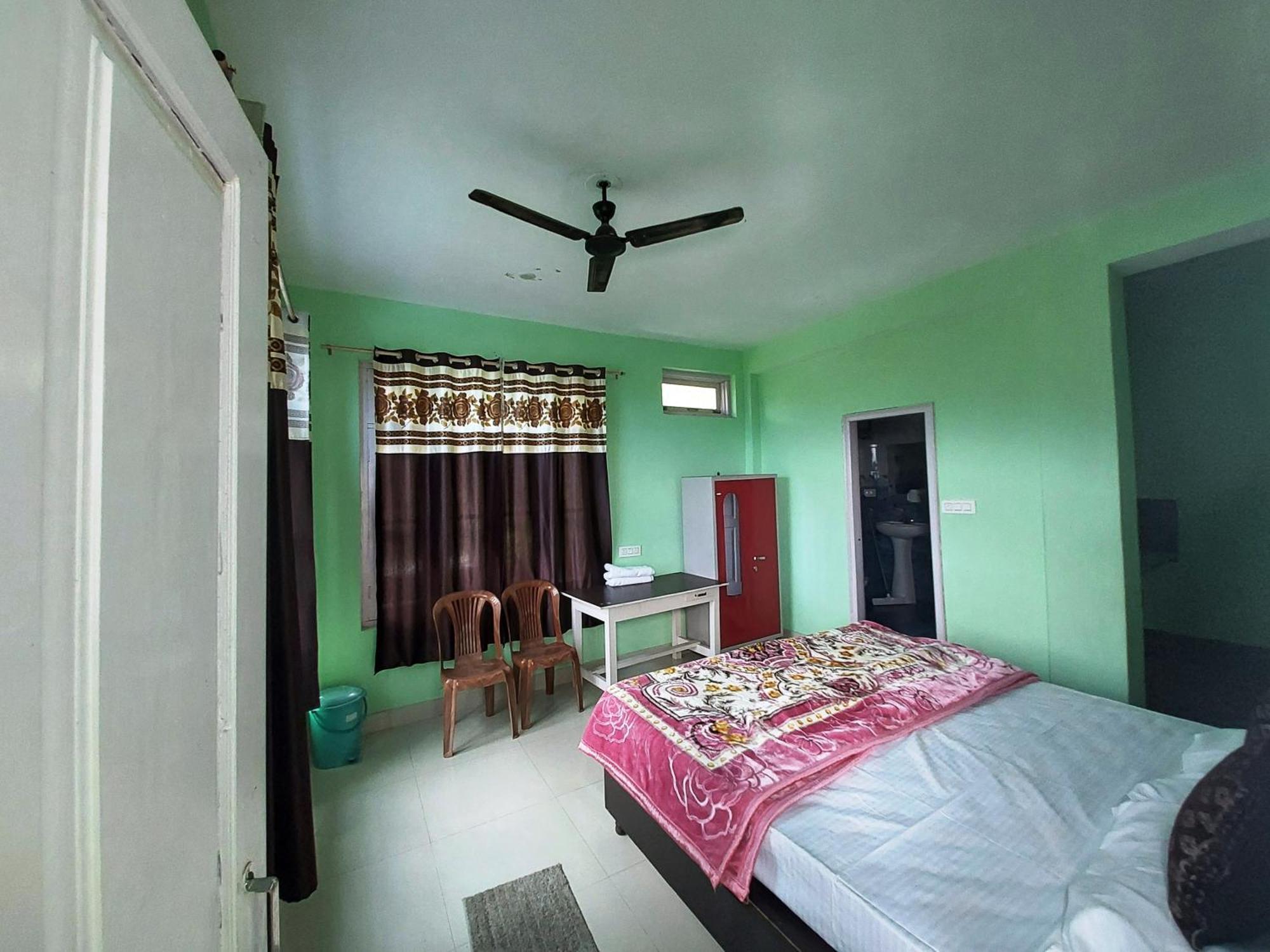 Mohinder & Mohindra Home Stay Бір Екстер'єр фото