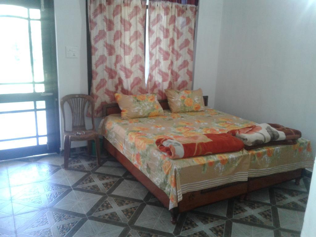 Mohinder & Mohindra Home Stay Бір Екстер'єр фото